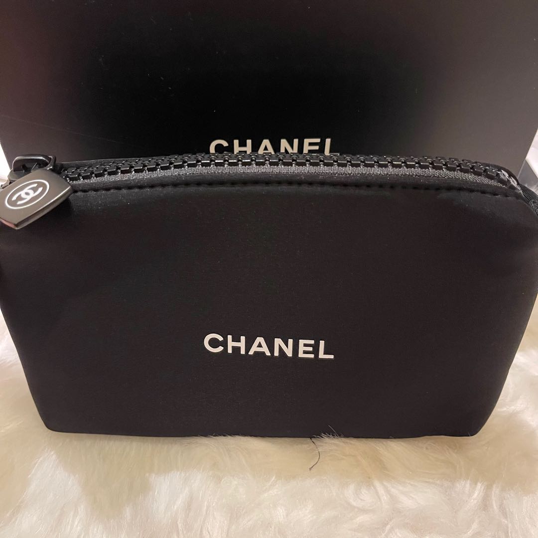 Instock Chanel Makeup GWP Duffel Bag (White Logo) PO111700207 + FREE Post