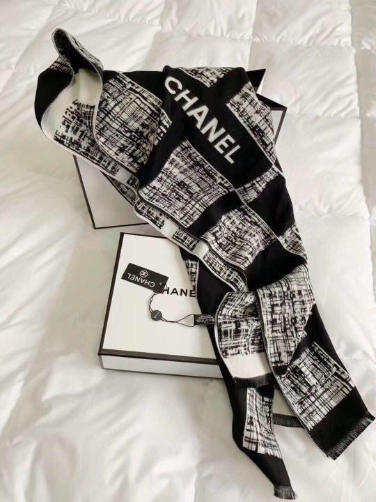 Chanel scarf vip gift Carousell