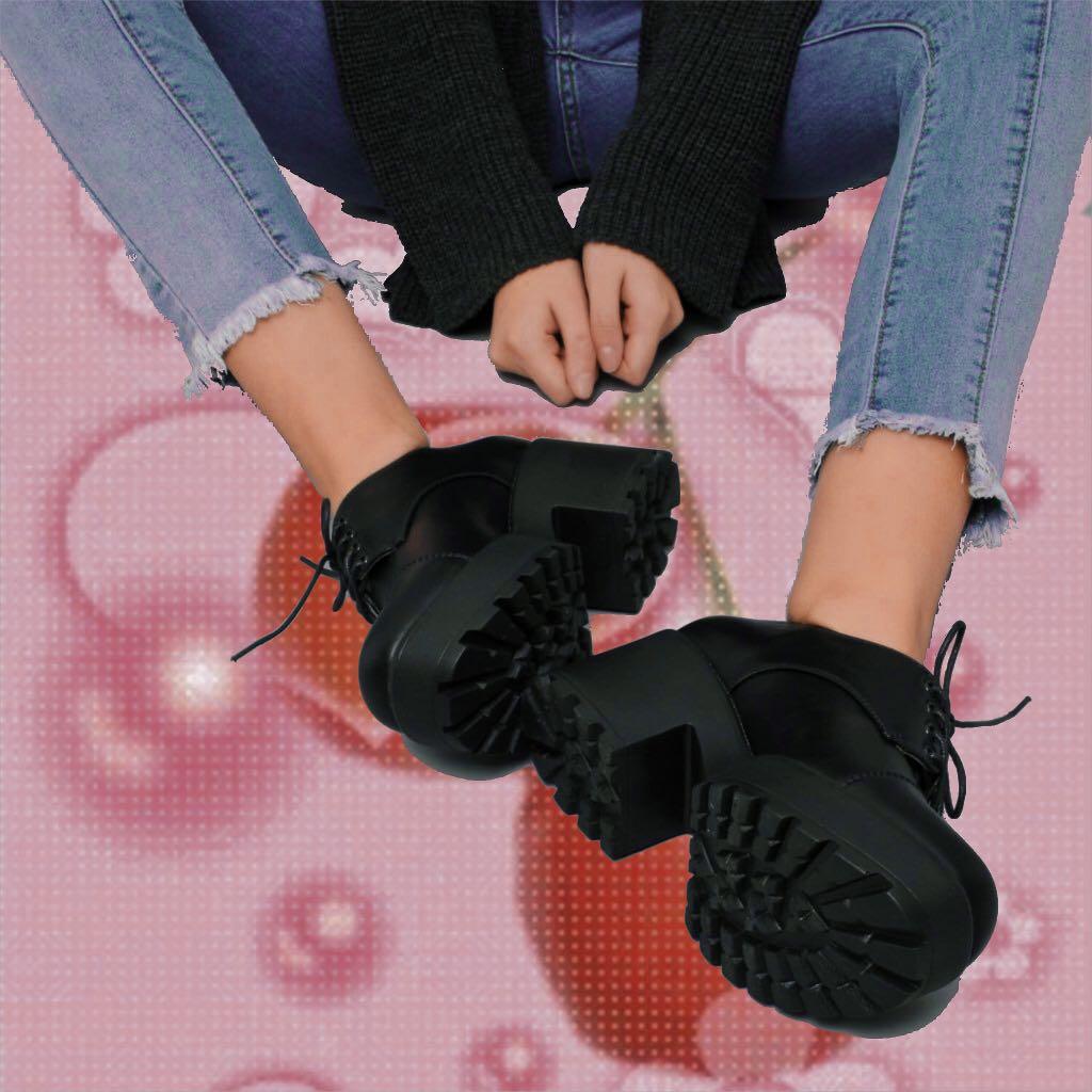 Chunky best sale heels uk