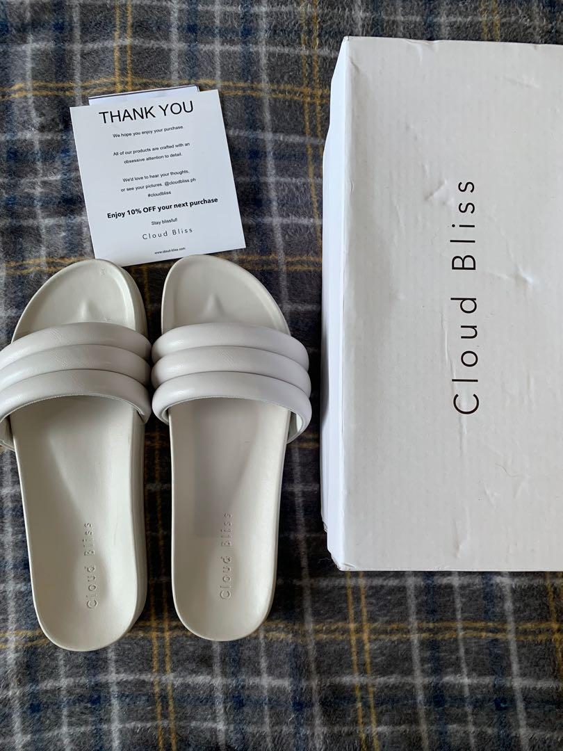 Cloud Bliss Cumu Slides, Women's Fashion, Footwear, Flats u0026 Sandals on  Carousell