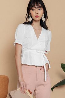 (Category: ) located in . Submitted by shopaholic1221 (Listing ID 1062770957, Image 1). Description: .