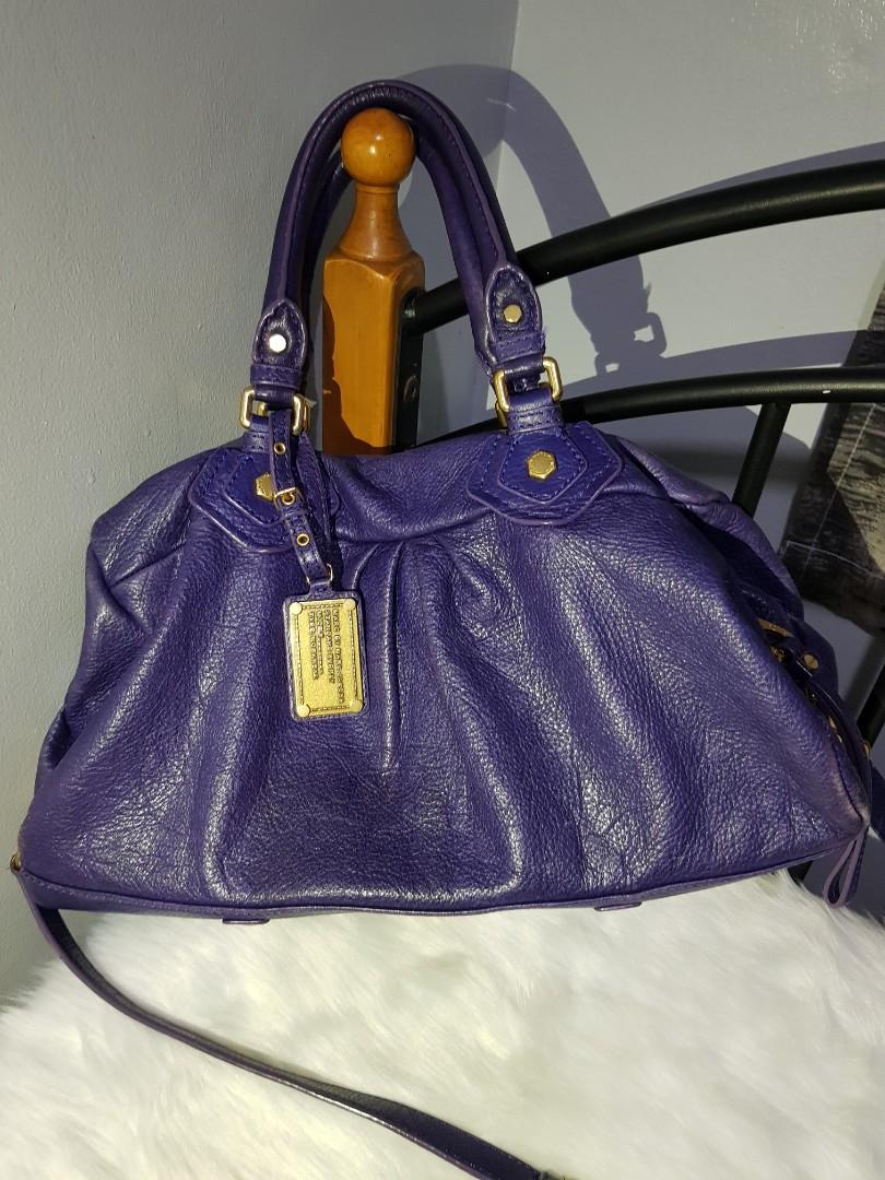 Guaranteed Authentic Marc Jacobs 2 way sling bag (Category: Luxury Bags & Wallets) located in Paranaque City. Submitted by rizasauthenticitems (Listing ID 1062766473, Image 2). Description: Guaranteed Authentic Marc Jacobs 2 way sling bag 8/10 color: purple.