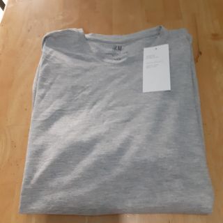 h&m bee t shirt