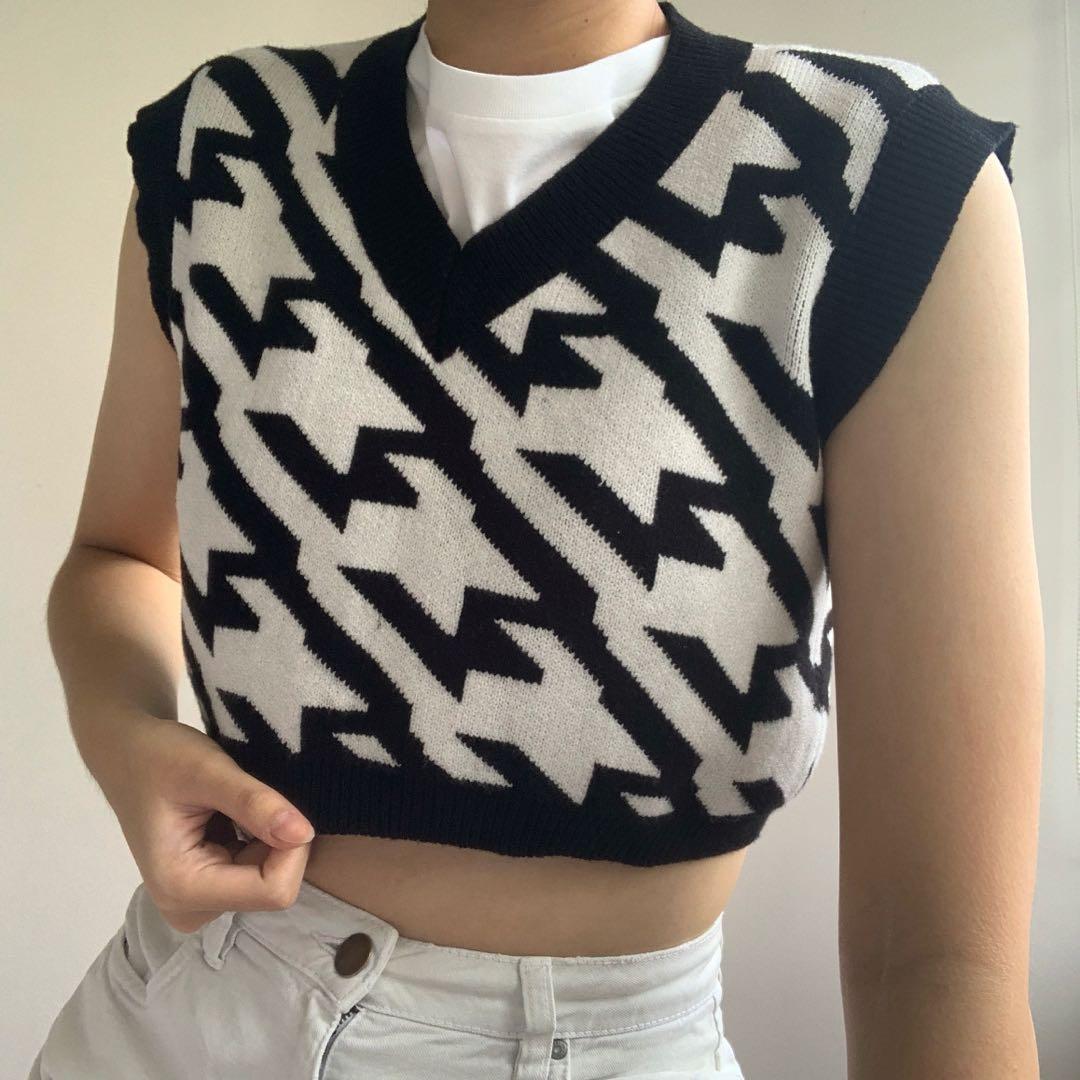 Houndstooth cropped knit sweater vest, Women's Fashion, Coats, Jackets and  Outerwear on Carousell
