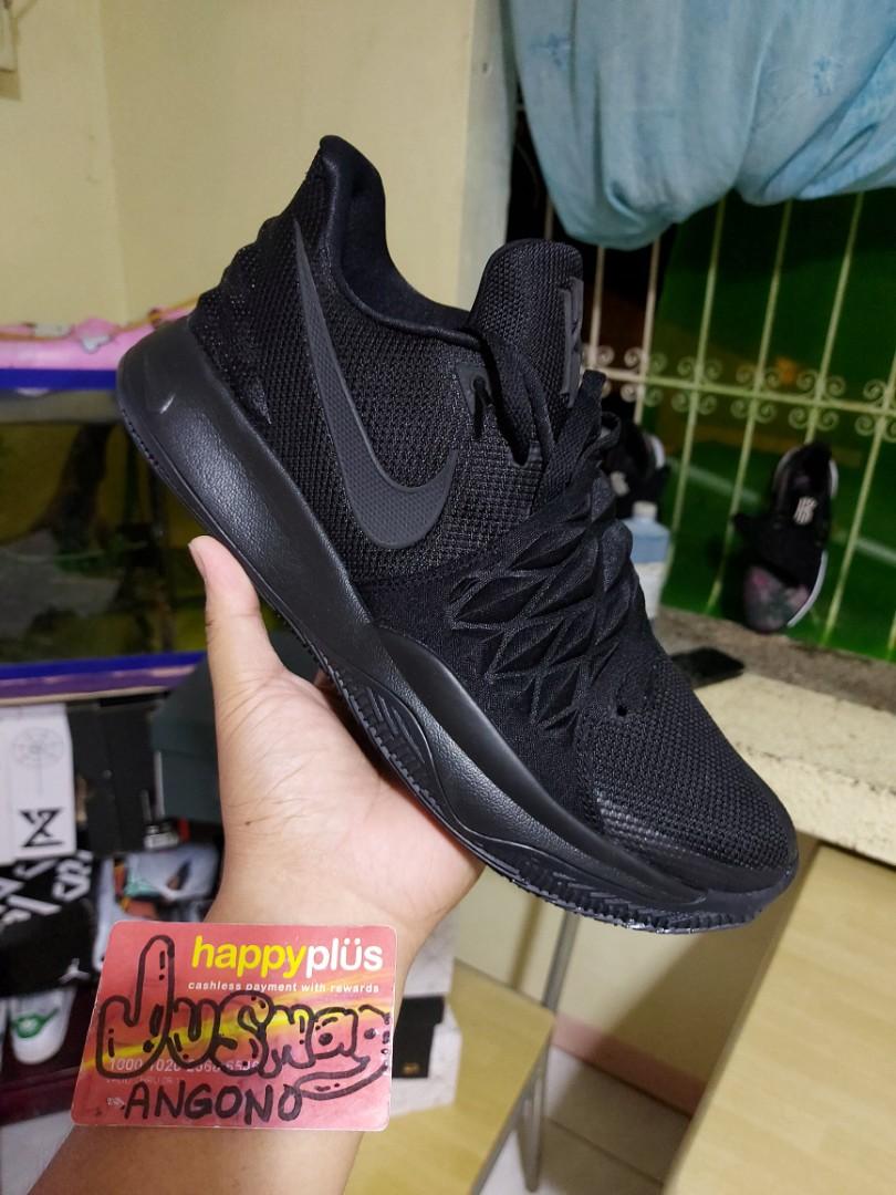 Kyrie low sales all black