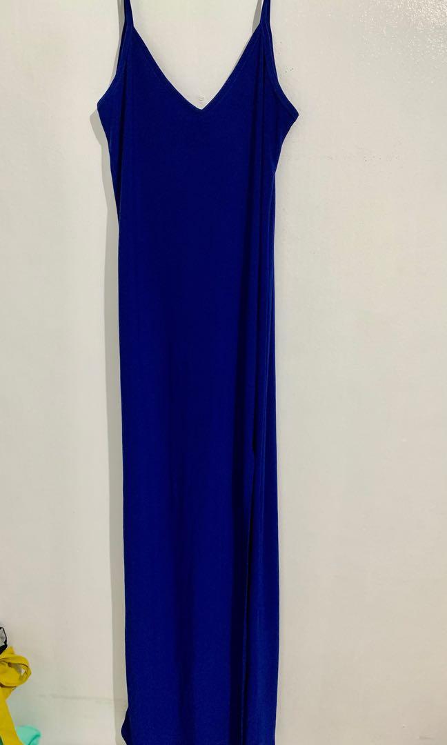 Midi dress with slit (Category: Dresses) located in Quezon City. Submitted by Kateee09 (Listing ID 1062747713, Image 1). Description: .