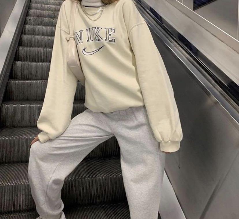 ✨Nike 90s Vintage Sweater Sweatshirt, Women's Fashion, Tops