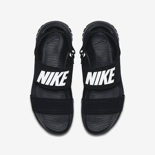 nike tanjun shoes price