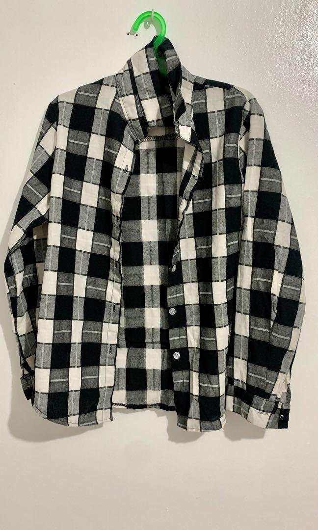Polo checkerd (Category: Longsleeves) located in Quezon City. Submitted by Kateee09 (Listing ID 1062748654, Image 1). Description: .