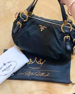 (Category: ) located in . Submitted by graciasluxurybag (Listing ID 1062745562, Image 1). Description: .