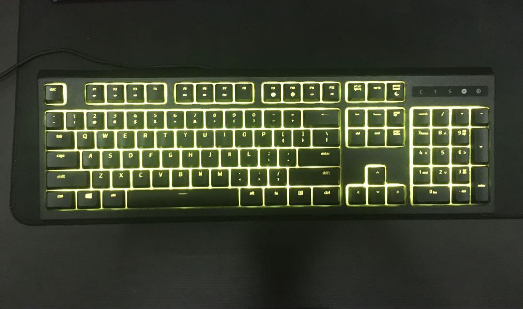 Razer keyboard with armrest on sale