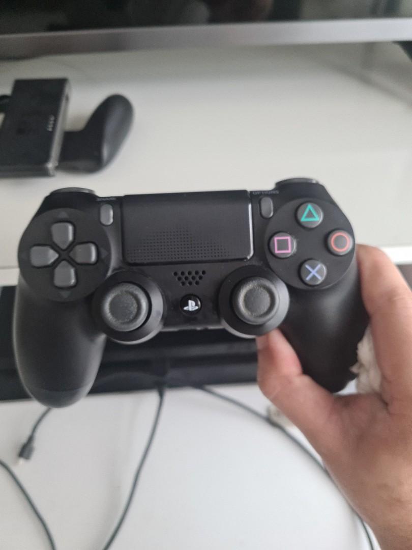 Selling Playstation 4 slim with horizon zero dawn and unchartered 4