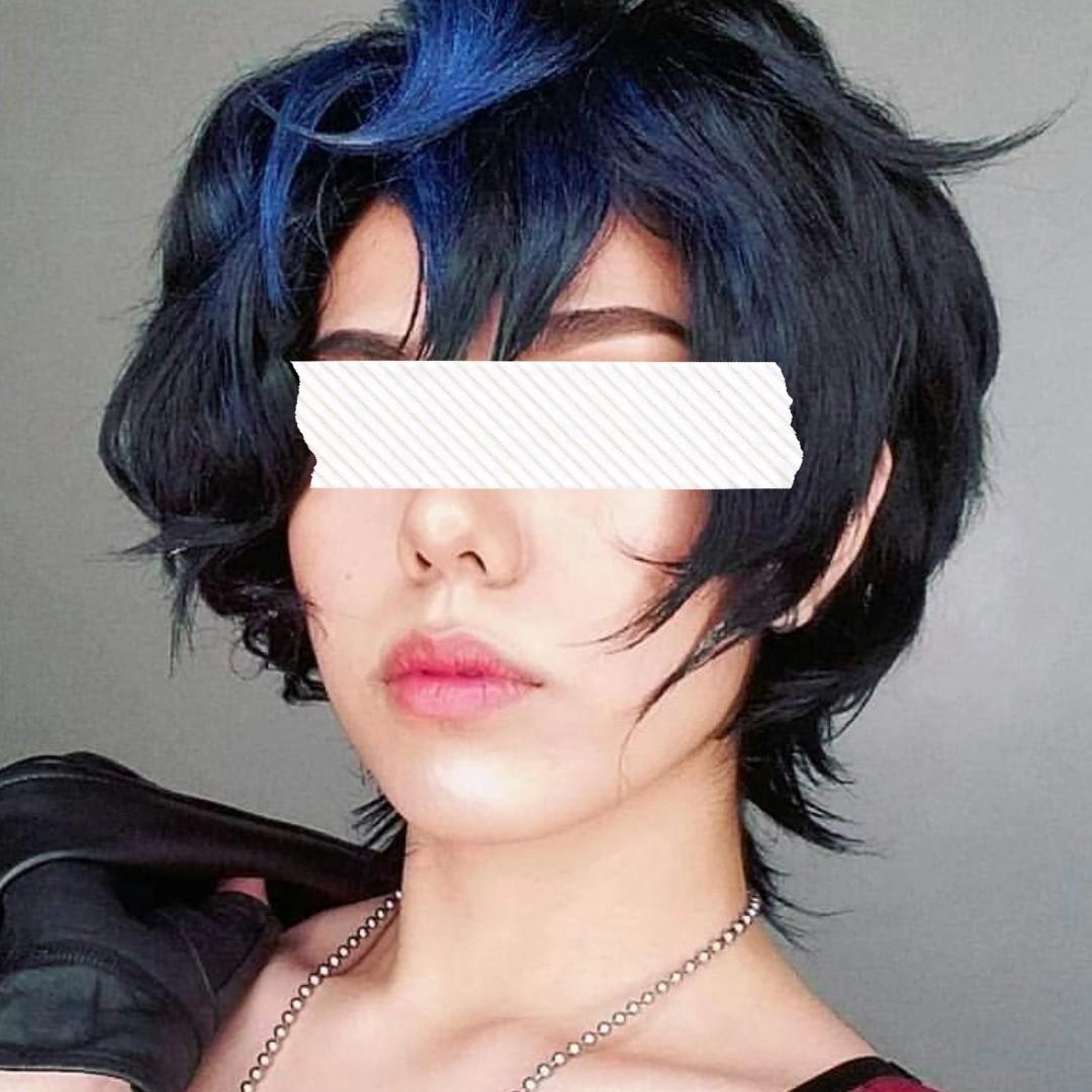 Short Black Blue Highlights Wig [CAIN], Women's Fashion, Watches &  Accessories, Hair Accessories on Carousell