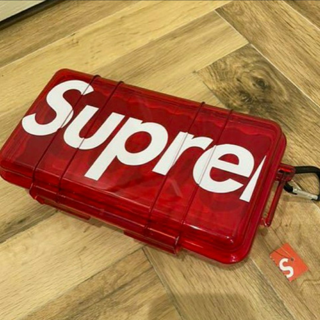 SUPREME PELICAN 1060, Men's Fashion, Bags, Sling Bags on Carousell