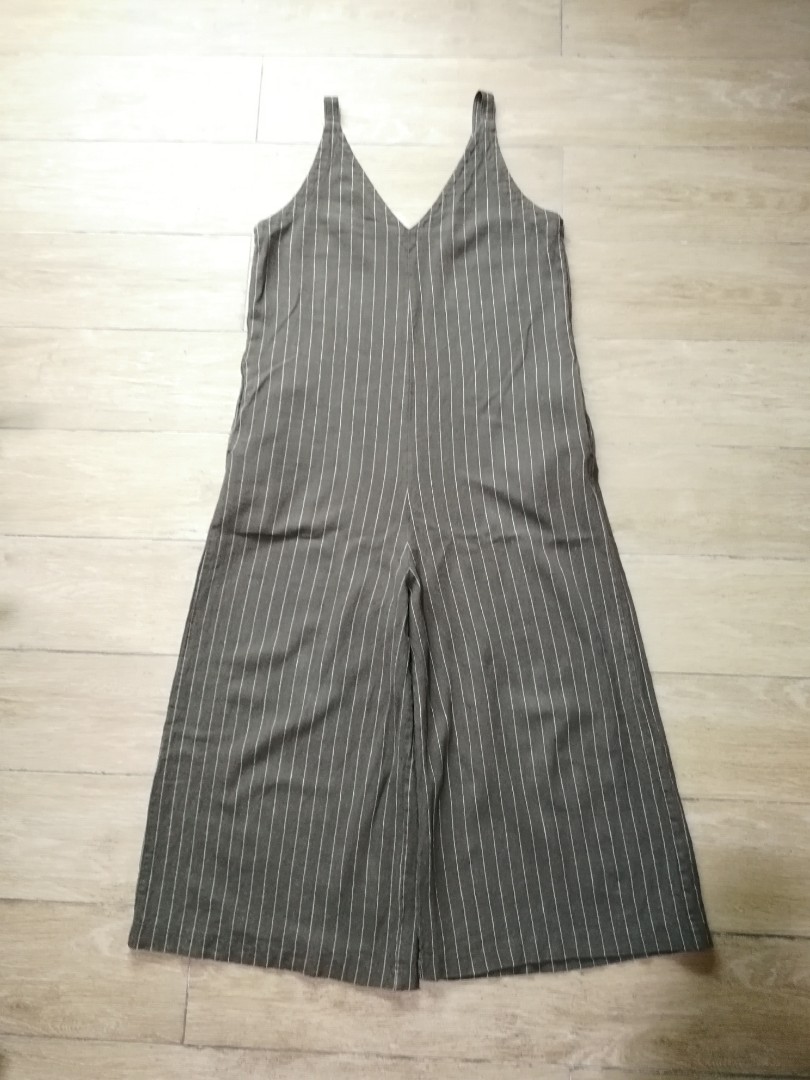 Uniqlo Linen Jumpsuit Women S Fashion Clothes Rompers Jumpsuits On Carousell