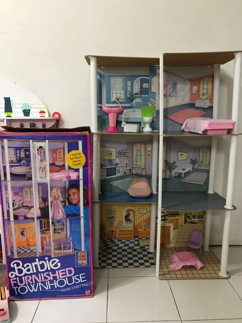 Barbie townhouse outlet with elevator 1980s