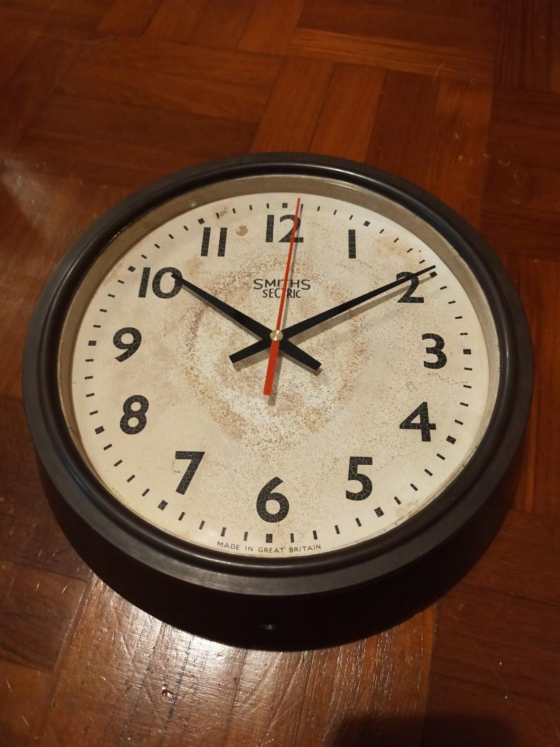 Vintage Smiths Bakelite Wall Clock