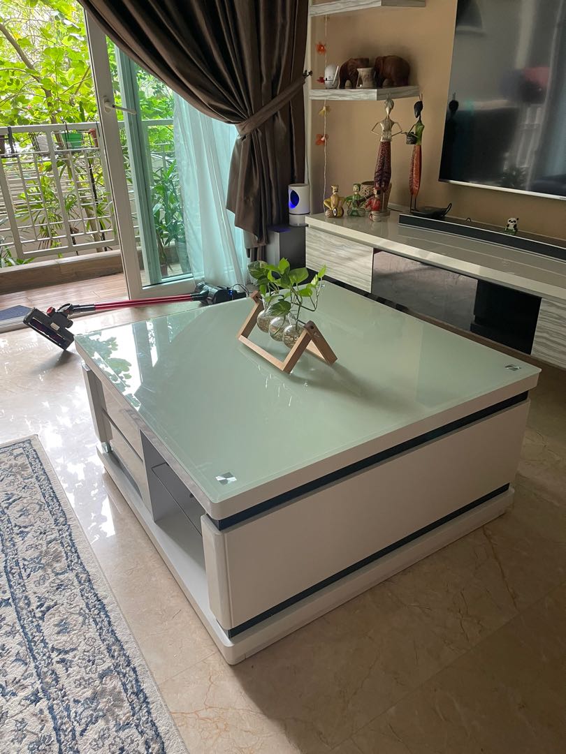 White modern Coffee Table, Furniture & Home Living, Furniture, Tables