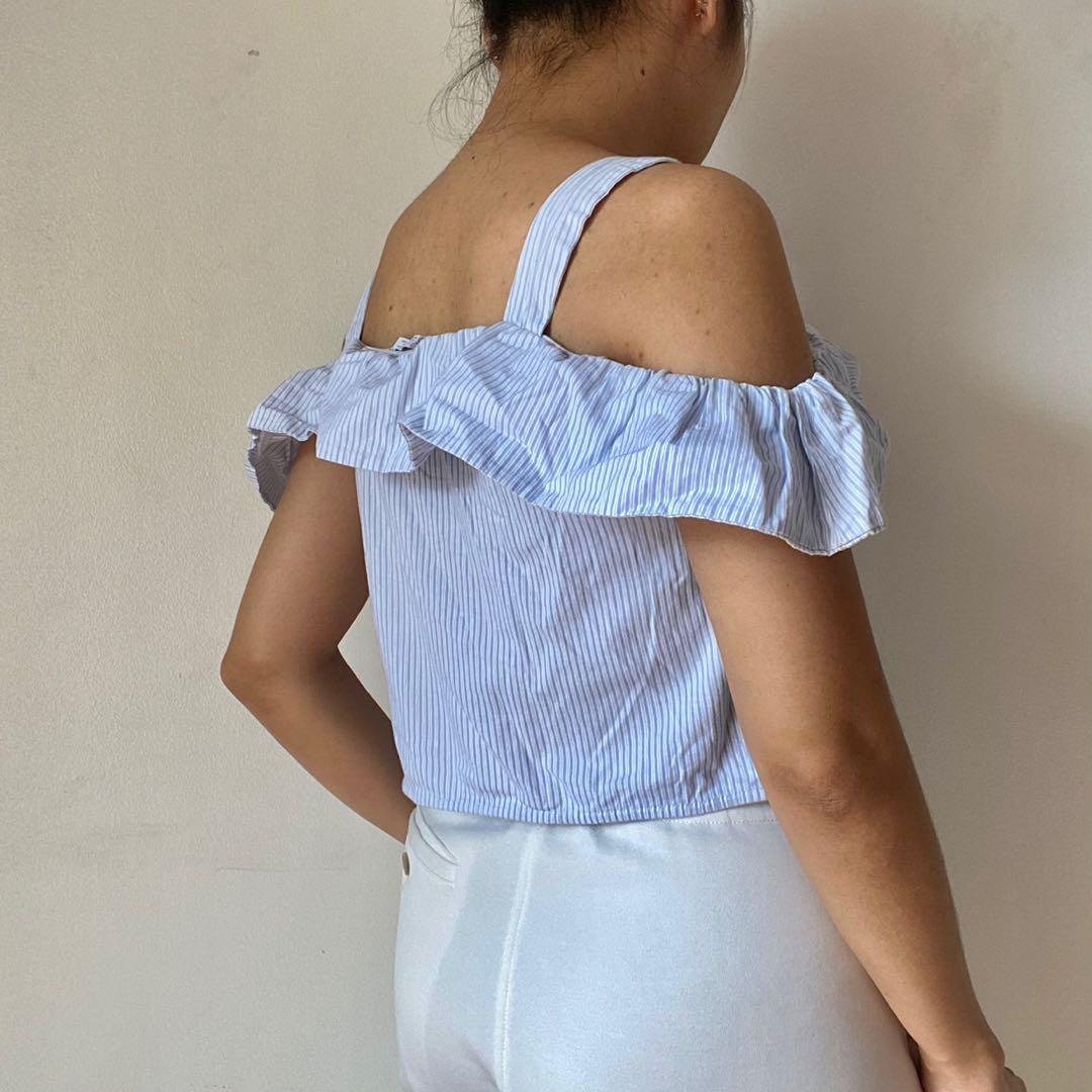 Zara Blue White striped off shoulder top (Category: Sleeveless) located in Cebu City. Submitted by edgo_ (Listing ID 1062653840, Image 3). Description: ORIGINAL PRICE P1300.