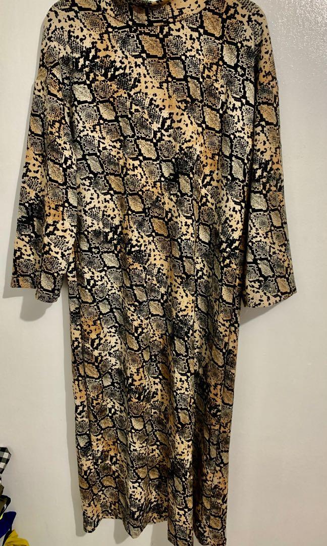 Zara dress (Category: Dresses) located in Quezon City. Submitted by Kateee09 (Listing ID 1062746571, Image 1). Description: .