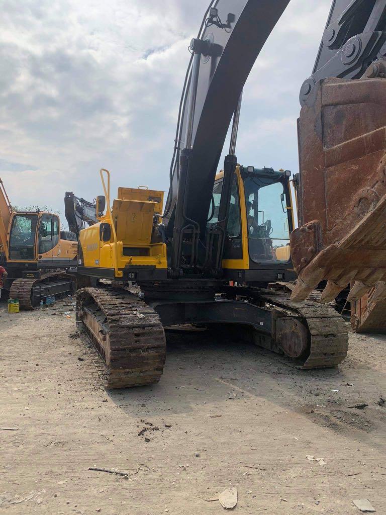 Backhoe VOLVO EC290BLC PRIME (Category: Heavy Vehicles) located in Manila. Submitted by f.c_corporation (Listing ID 275552840, Image 3). Description: Surplus/Used Import from korea Brand: Volvo Model: EC290BLC PRIME Capacity: 1.24 cubic meter Volvo Engine 6 cylinder 2009 year model Crawler type with Breaker line only Low Running Hours Unit Fully Recondition Air condition Price still negotiable! BANK FINANCING AVAILABLE For more information please