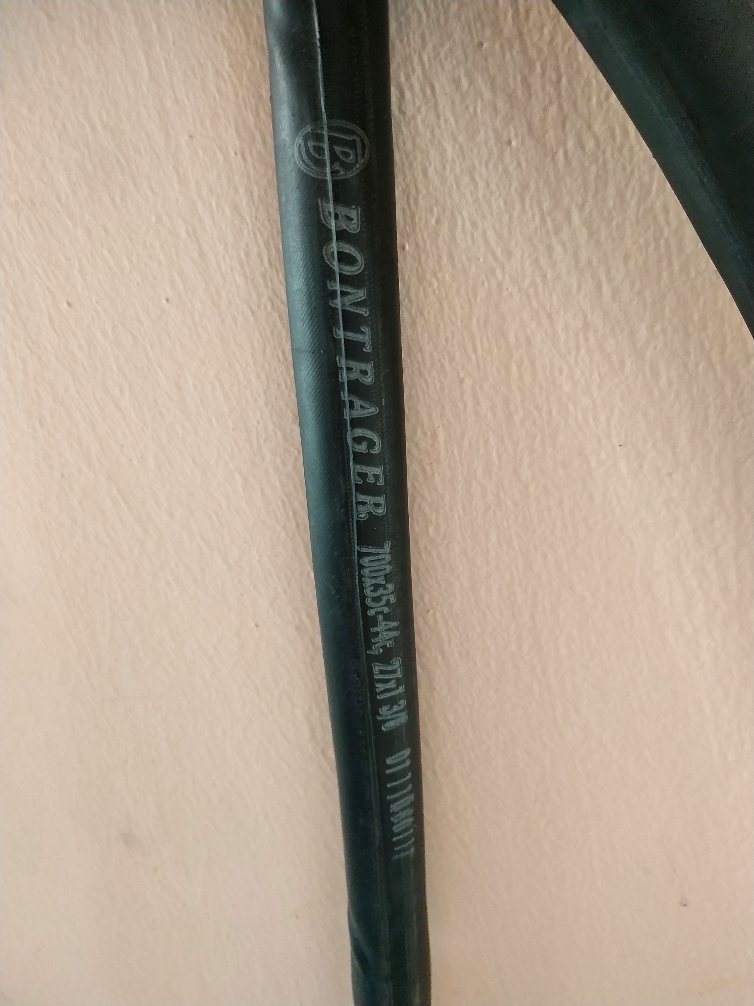Bontrager 700x35 tube outlet