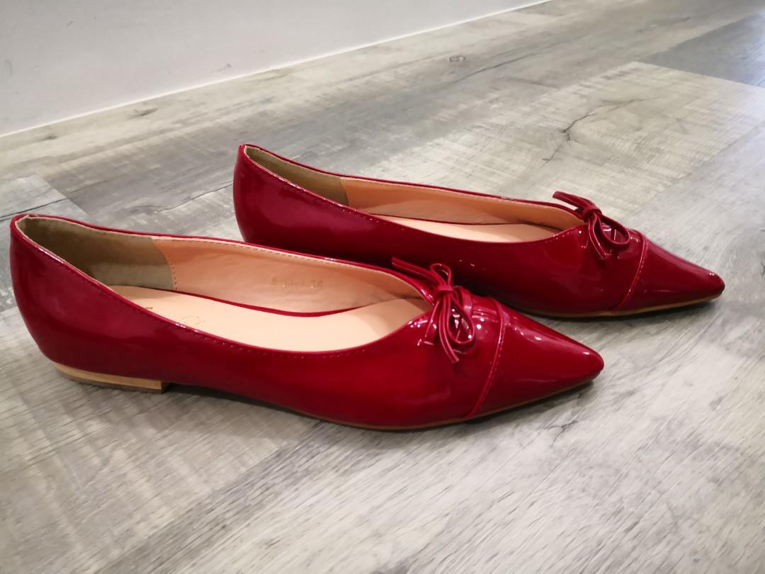 Red flat hotsell