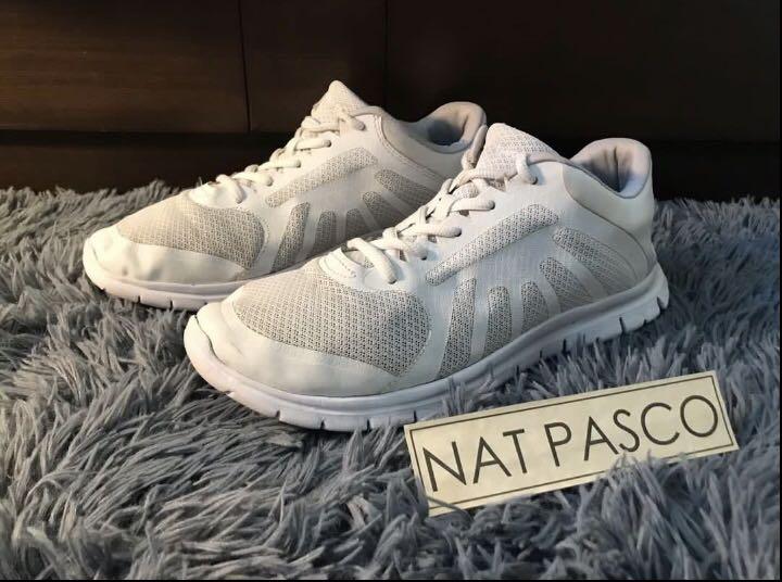 Champion on sale running sneakers