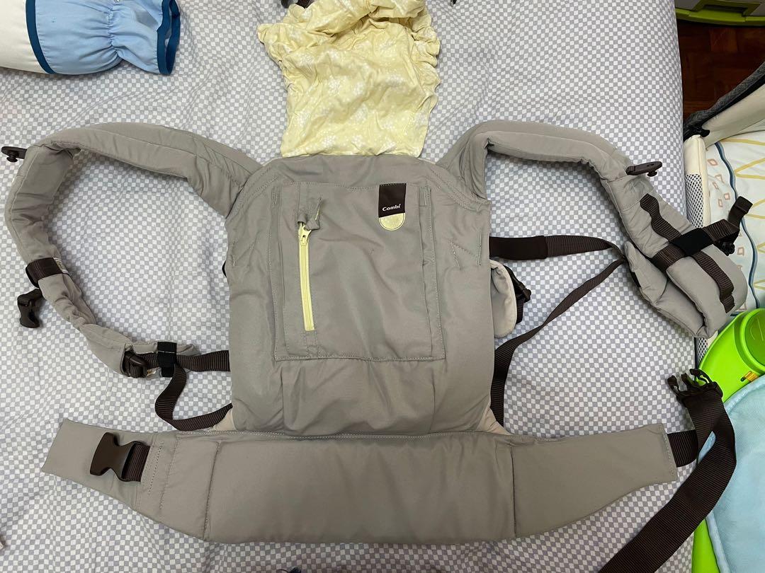 Combi Baby Carrier (Category: Carriers & Slings) located in Muntinlupa City. Submitted by patfollosco (Listing ID 1062904986, Image 1). Description: Used only once. Japan quality Di hiyang si baby, mas prefer niyang binubuhat siya. No box..