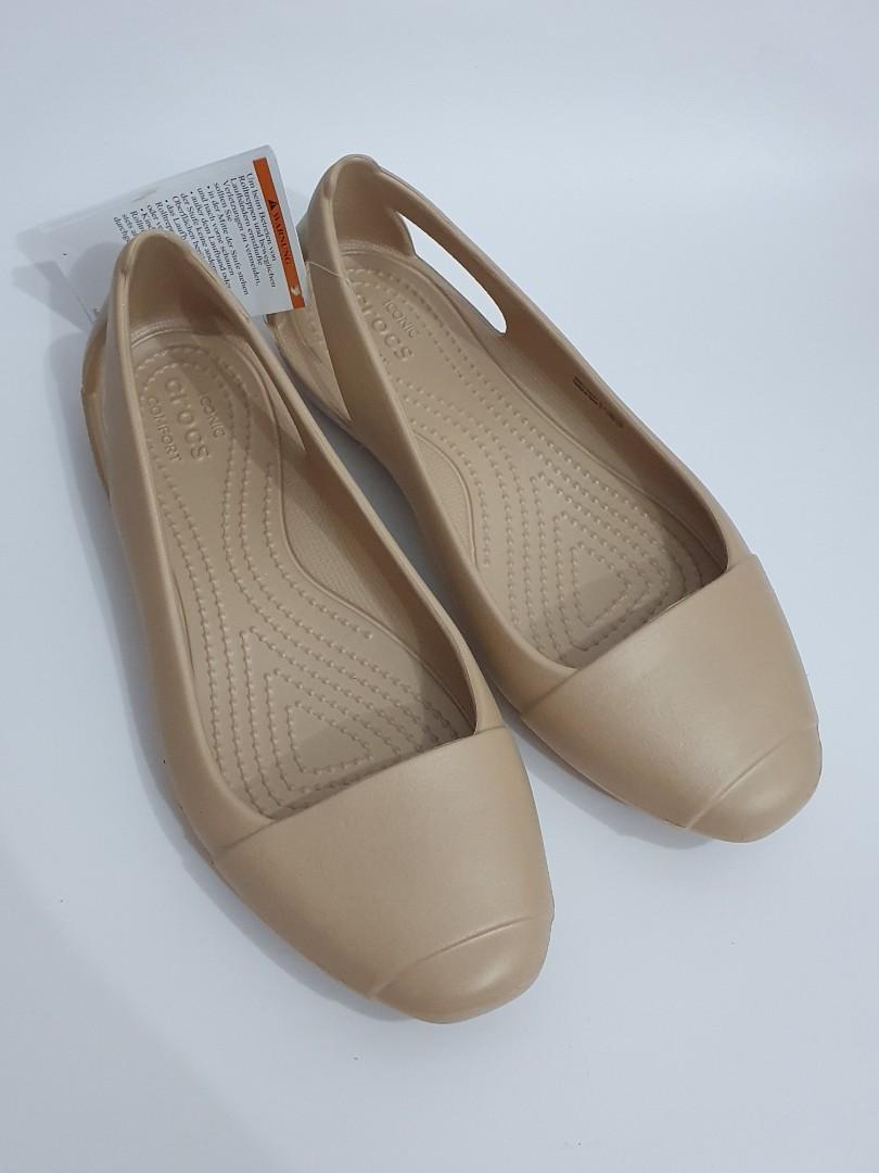 Crocs Sienna flats - Gold, Women's Fashion, Footwear, Flats & Sandals on  Carousell