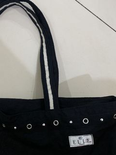 (Kategori: ) berada di . Dikirim oleh secndhand (ID iklan 1062960867, Gambar 1). Deskripsi: .