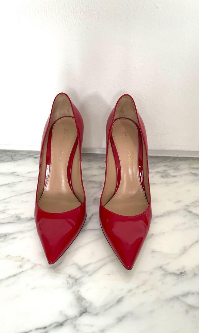 Gianvito rossi patent discount pumps
