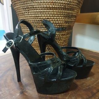 (Category: ) located in . Submitted by lr_closet (Listing ID 1062950677, Image 1). Description: .