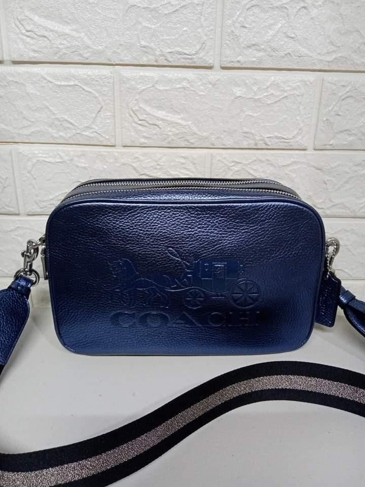 Jes Crossbody With Horse And Carriage, Women's Fashion, Bags & Wallets, Cross-body  Bags on Carousell