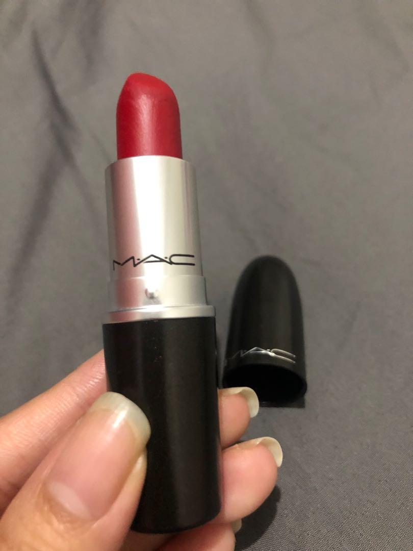 Mac Ruby Woo Lipstick Health Beauty Makeup On Carousell Birden çok efekt, parıltılı doku, cilt veya saç için.
