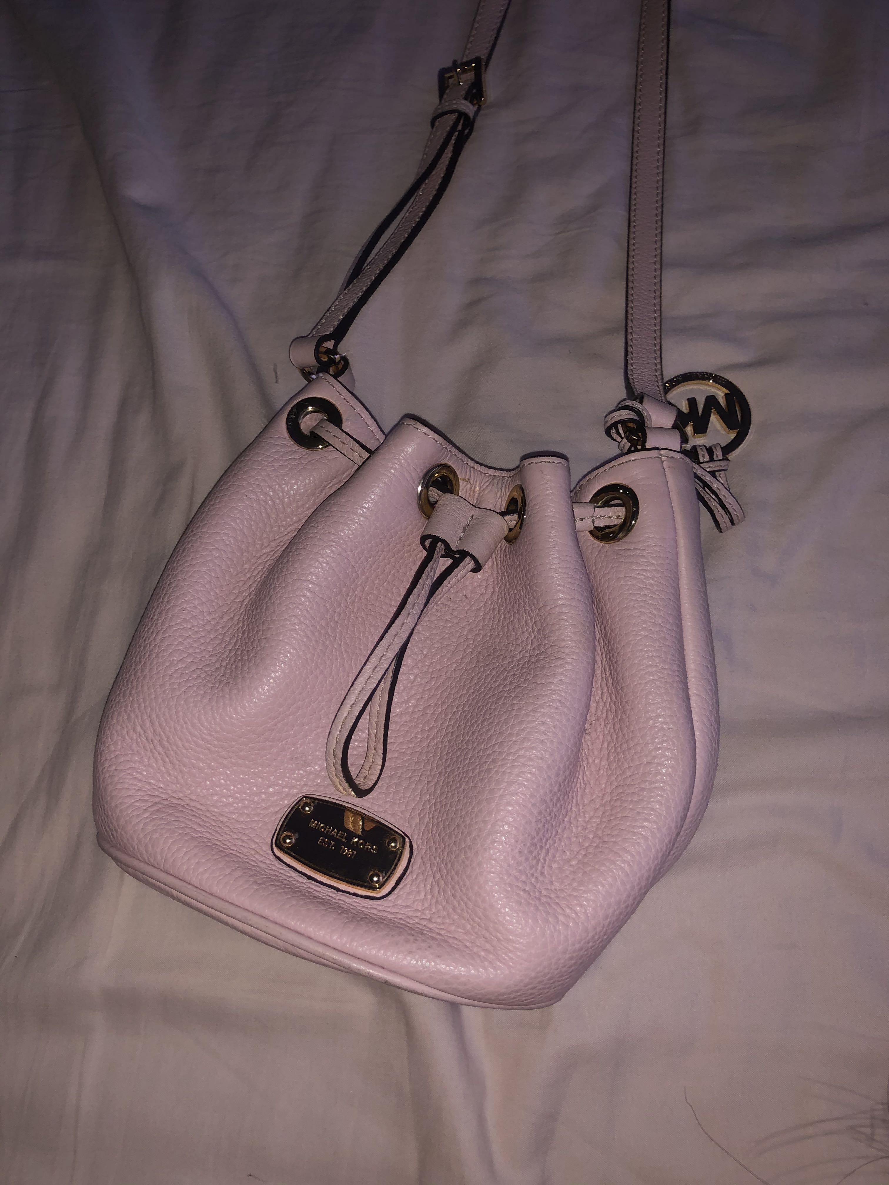 Mk bucket sling bag outlet