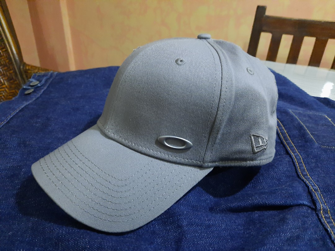 Oakley Cap New Era Gray, Men's Fashion 