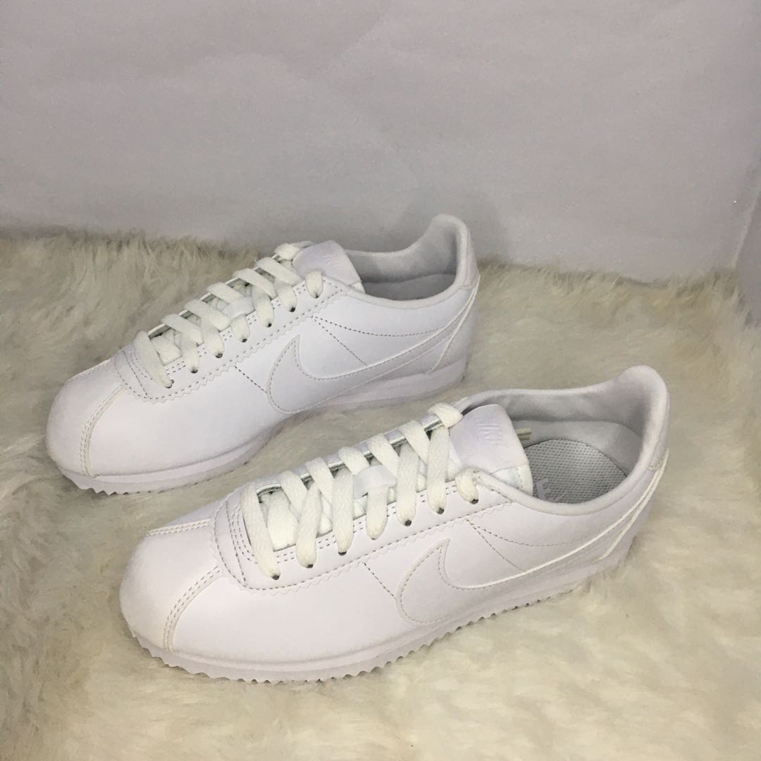 nike cortez triple white