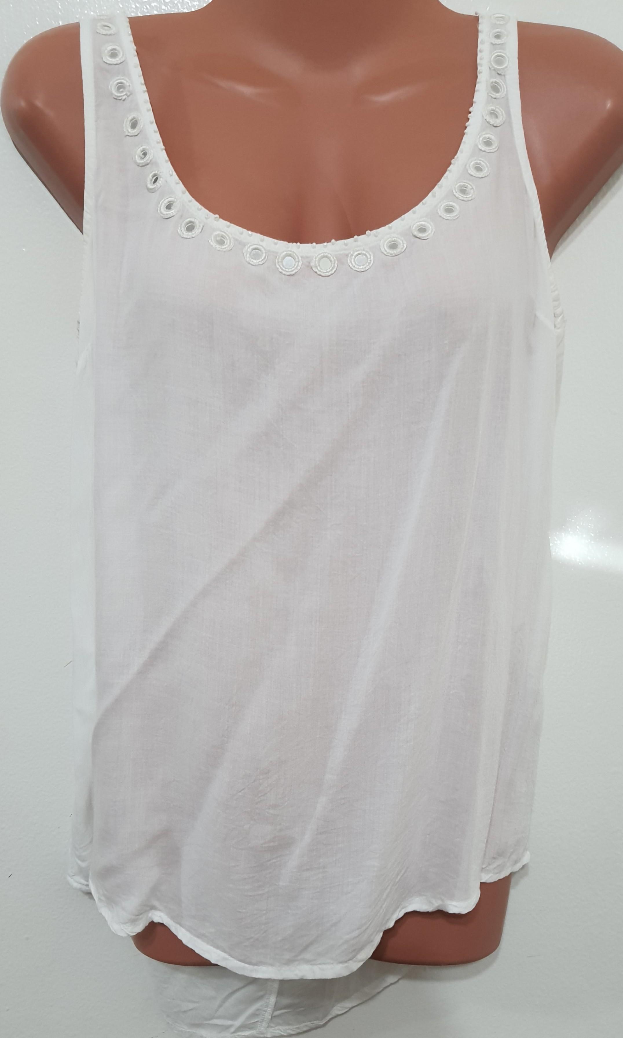 Stradivarius (M) mirror cotton linen top (Category: Blouses) located in Makati City. Submitted by krisrcm (Listing ID 1062842075, Image 2). Description: Excellent used condition. Used only 2x. Bought in Stradivarius for over Php1000. No flaws. Selling low to declutter. Payment via BPI or gcash. Shipping via dpx or fastrack c/o buyer..