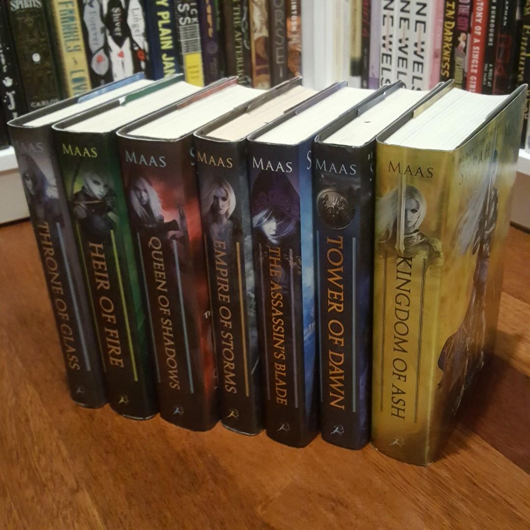 throne of glass hardcover box set - newmanins.com.