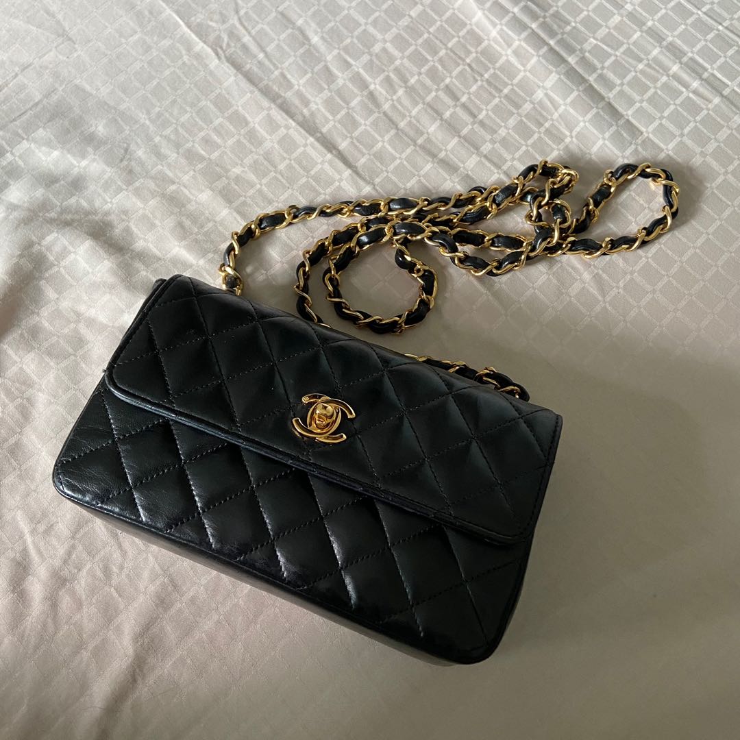 Rectangular mini classic flap outlet