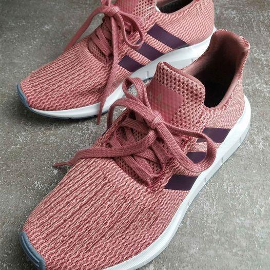 swift run shoes pink