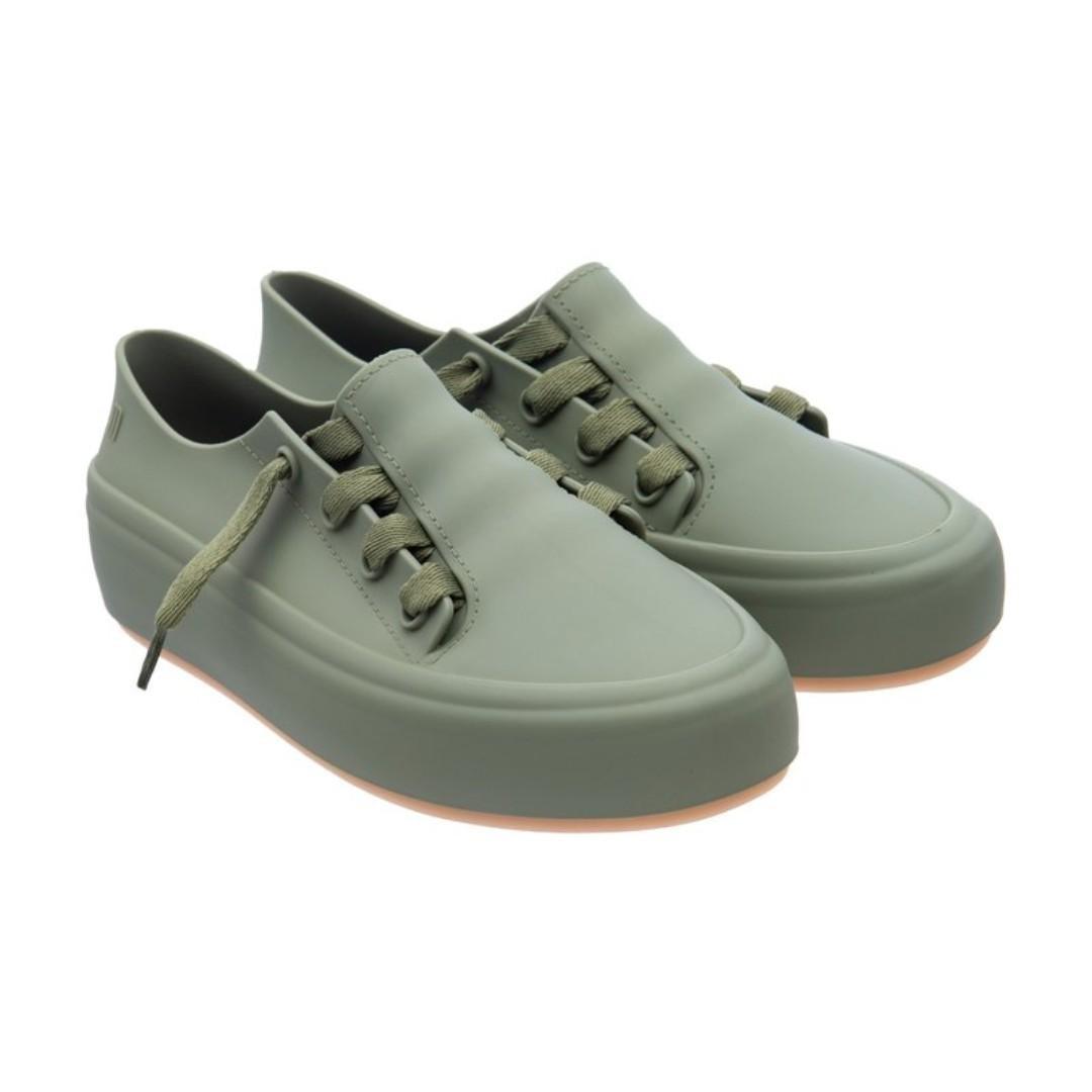 BNIB Melissa Ulitsa Sneaker Green US 7 Women s Fashion