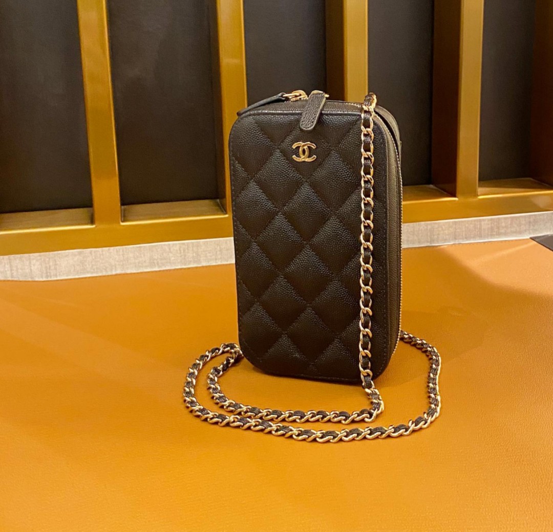 Chanel vertical online clutch with chain