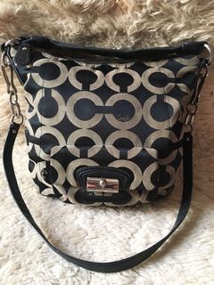(Category: ) located in . Submitted by bundlepreloved_nimsay (Listing ID 1063141375, Image 1). Description: .