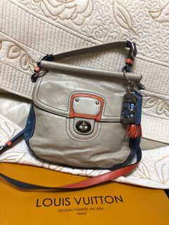 （分類：）位於 。 由 ivyeugene 提交（商品編號 1063186112，圖片 1）。簡介： 。