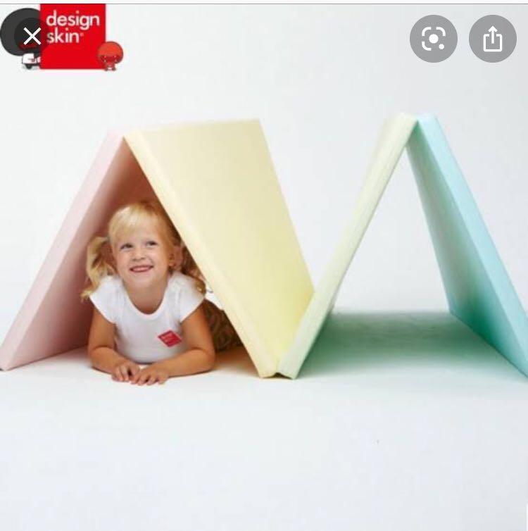 Design skin (Category: Baby Toiletries & Grooming) located in Cavite. Submitted by dimple082 (Listing ID 1063148365, Image 3). Description: Folding playmat In good condition @2750 09499569393 .