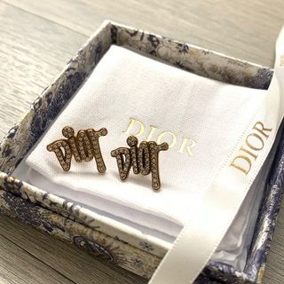 （分類：）位於 。 由 love_actually 提交（商品編號 1063229987，圖片 1）。簡介： 。