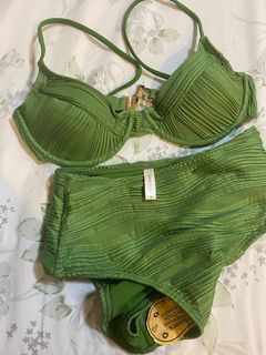 (Category: ) located in . Submitted by missus_declutter (Listing ID 1063028179, Image 1). Description: .