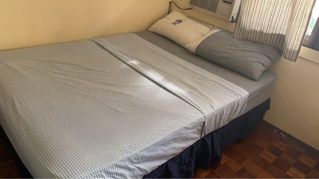 Used full mattress best sale and box spring